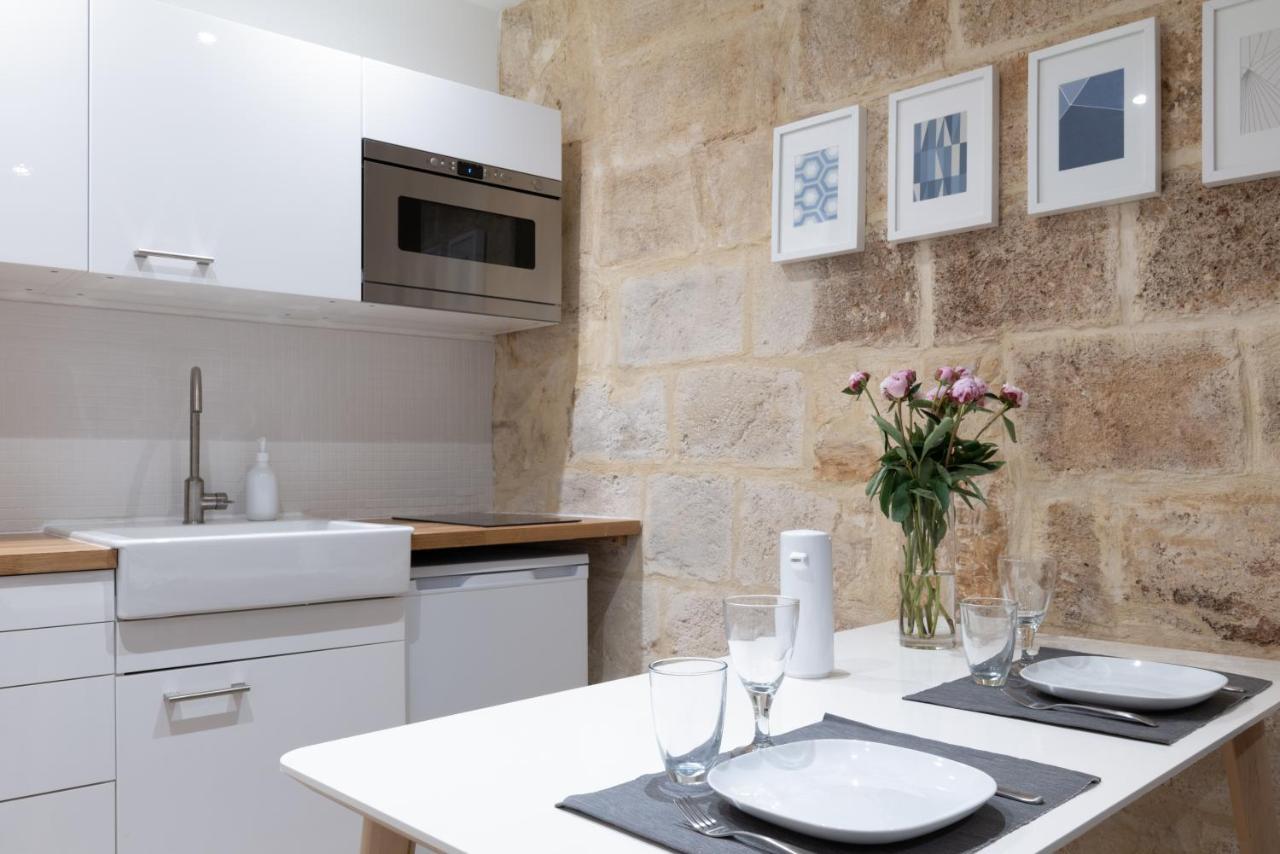 Апартаменты Design & Cosy - Centre Historique Ecusson Монпелье Экстерьер фото